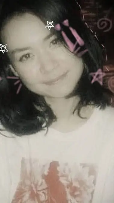 ai character: Mitski  background
