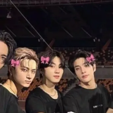 chat with ai character: ENHYPEN 