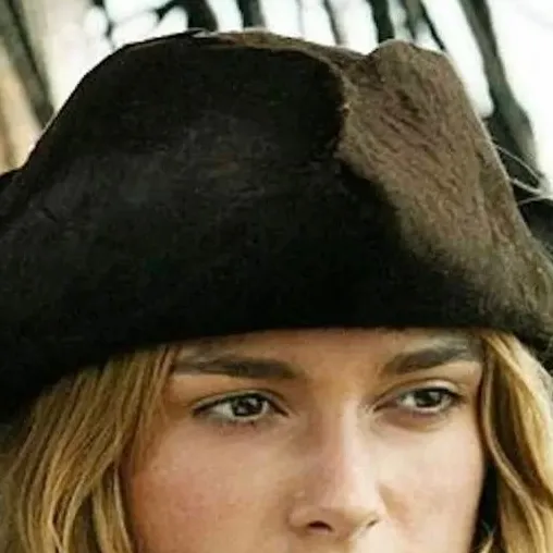 chat with ai character: Elizabeth swann 