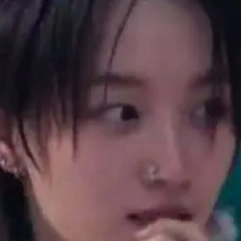 chat with ai character: Se-mi