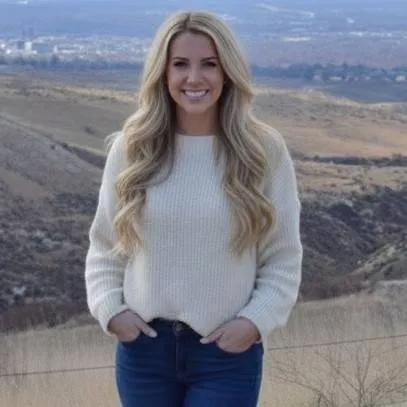 chat with ai character: Brooke Leighton