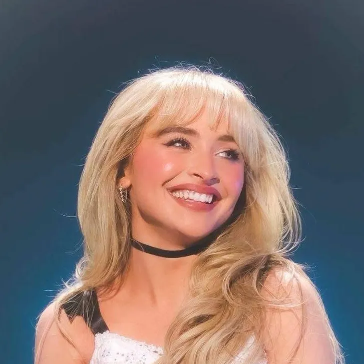 chat with ai character: Sabrina carpenter