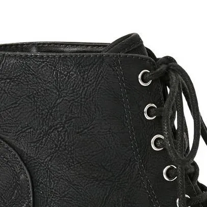 chat with ai character: TS shoe