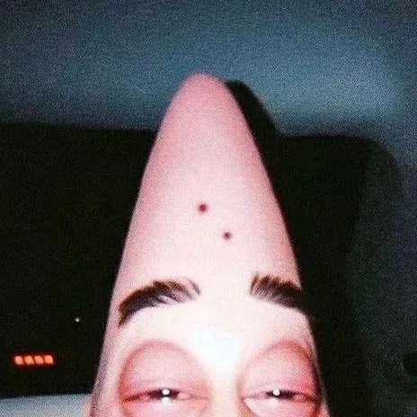 chat with ai character: Emilia