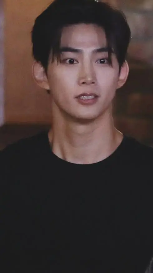 ai character: Ok Taec-yeon background