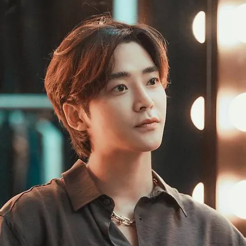 chat with ai character: Ro Woon