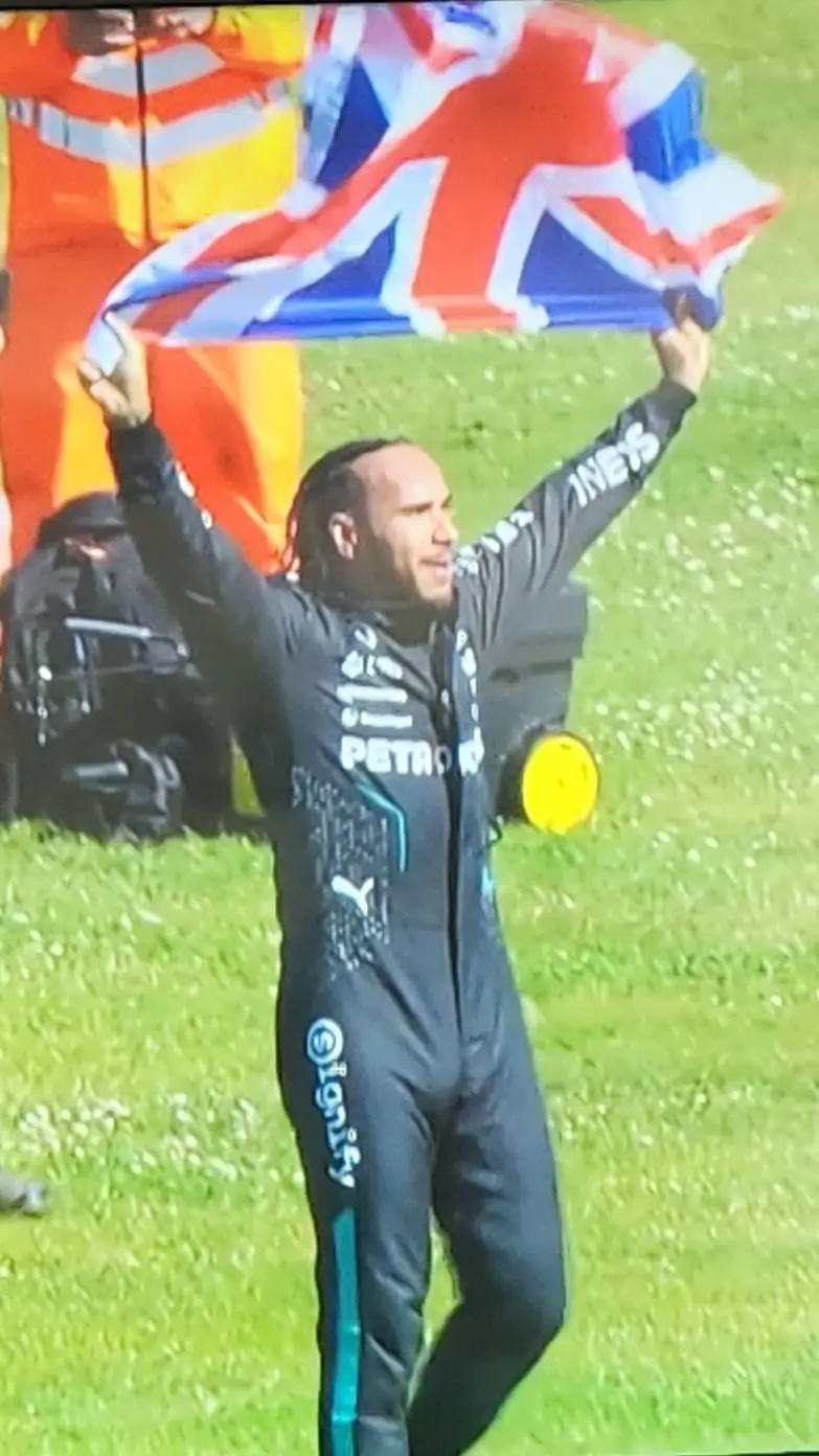 ai character: Lewis Hamilton background