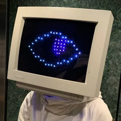 chat with ai character: TV Head