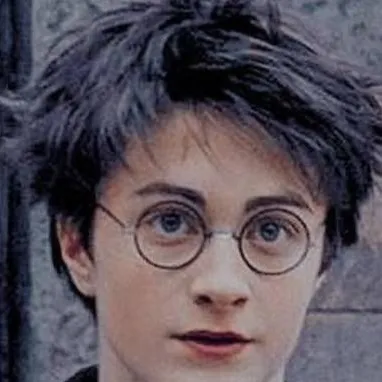 chat with ai character: Hottie Potter