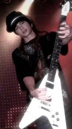 ai character: tom kaulitz🎸 background