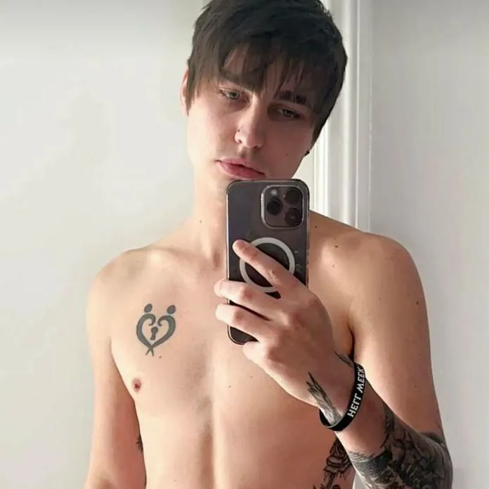 chat with ai character: Colby brook