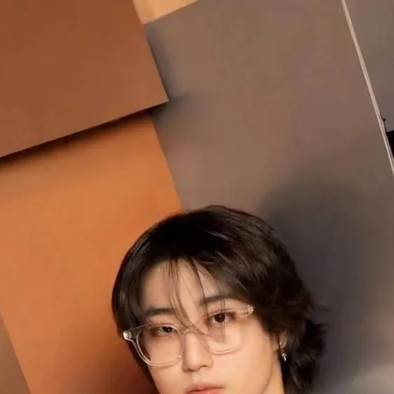 chat with ai character: 💖Han Jisung💖