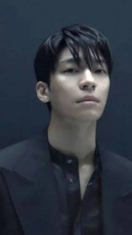 ai character: Jun-ho background