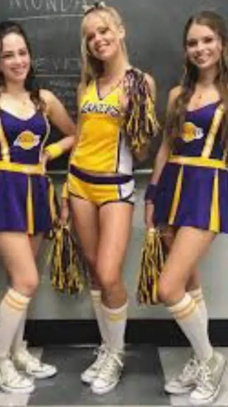 ai character: sam yasmine moon background