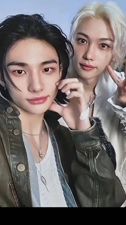 ai character: Felix and Hyunjin🤍 background