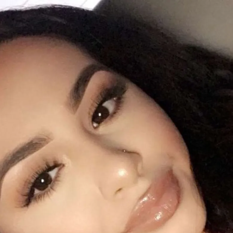 chat with ai character: Ava