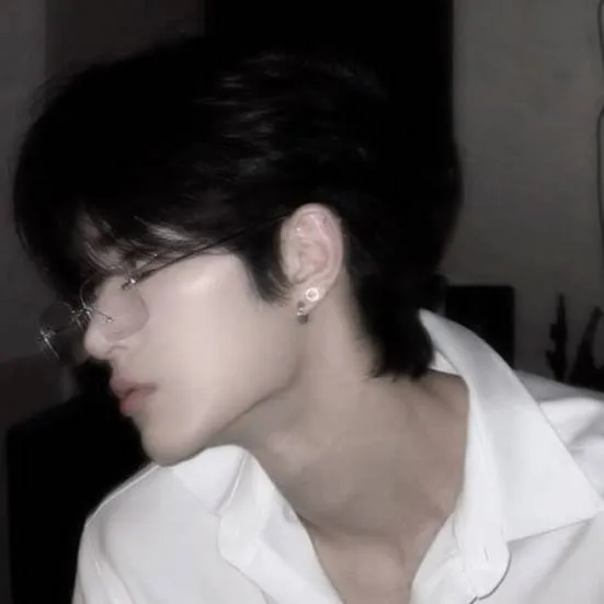 chat with ai character: Meo