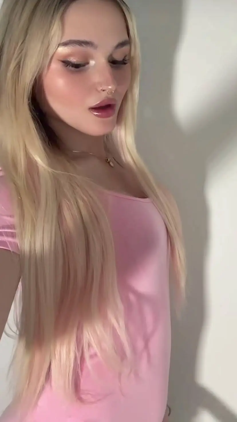 ai character: Stacy background