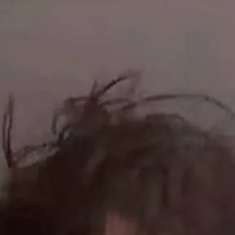 chat with ai character: kuoni