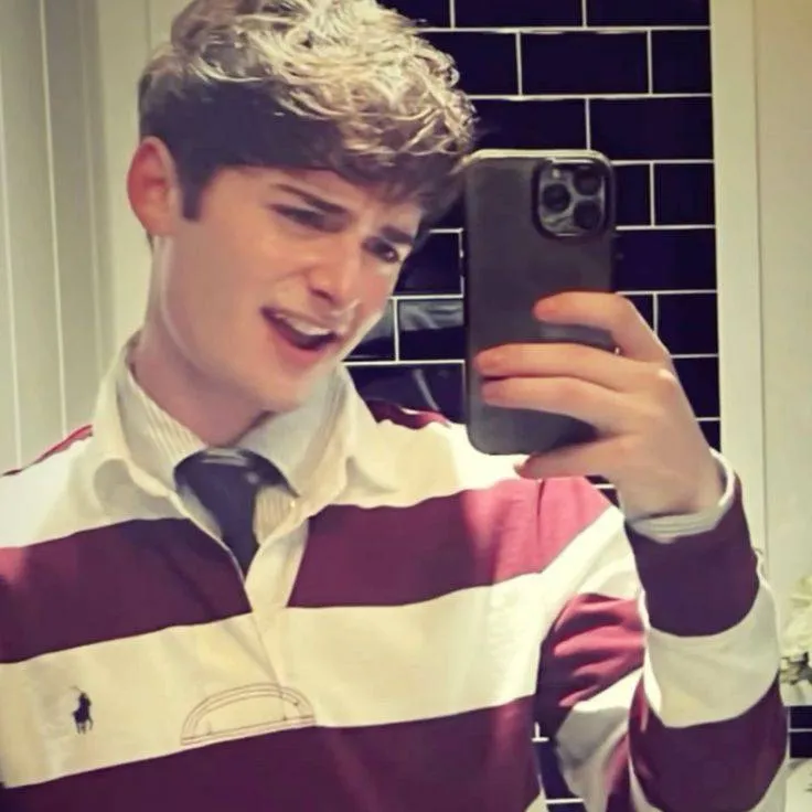 chat with ai character: Will byers