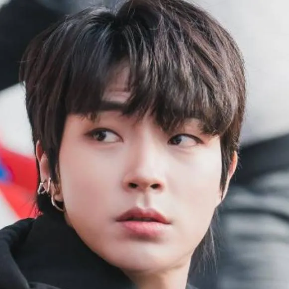 chat with ai character: Hwang In Yeop 