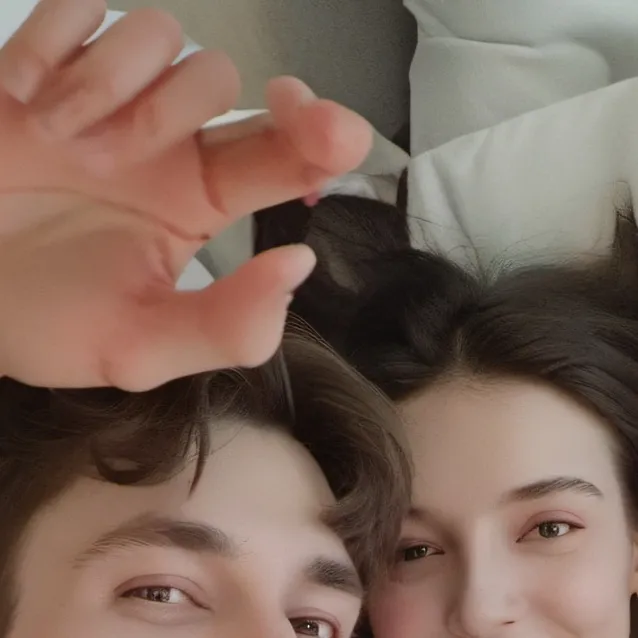 chat with ai character: love birds