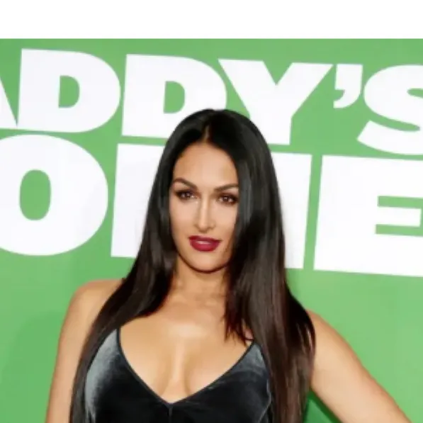 chat with ai character: Nikki Bella 