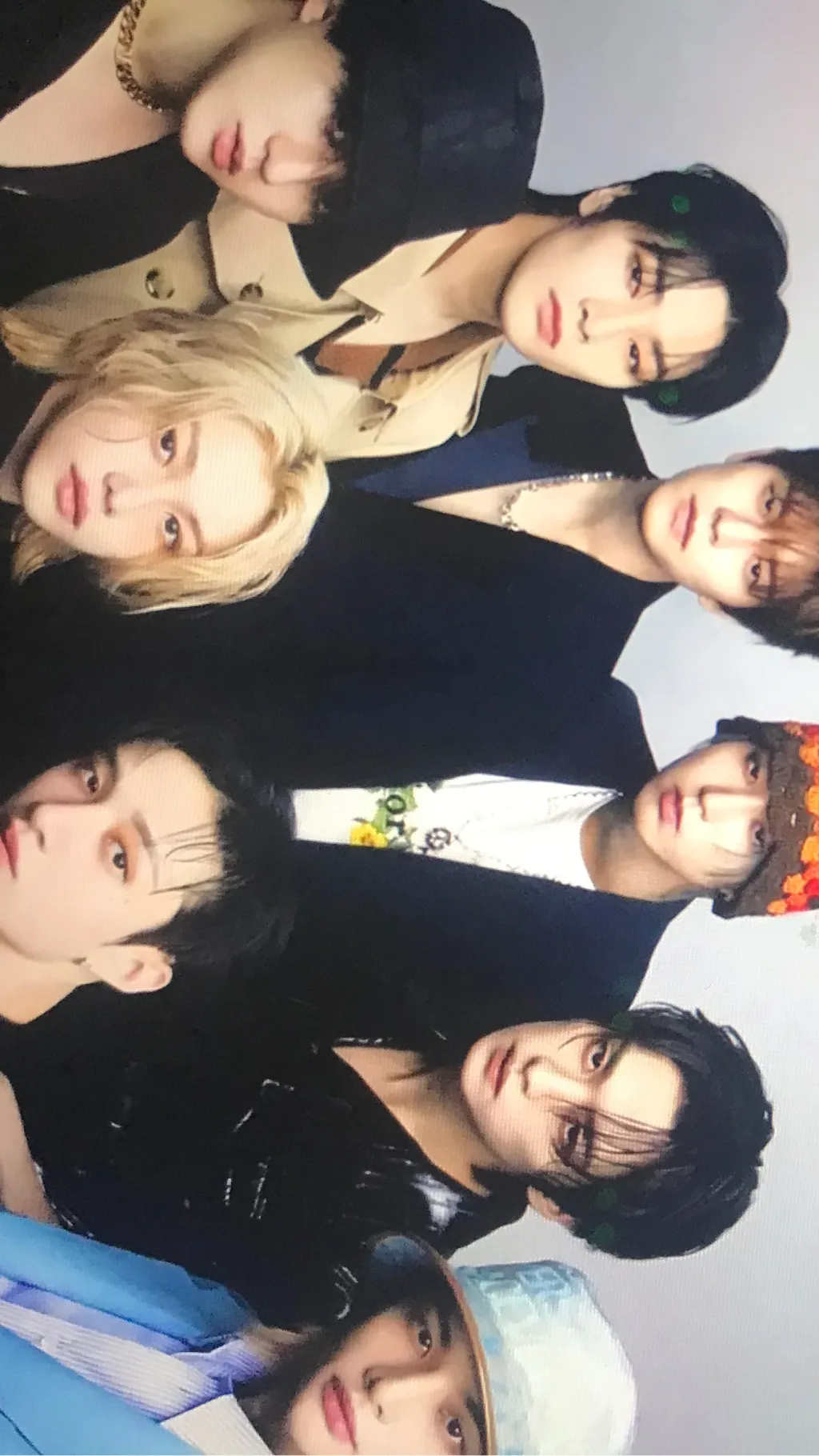 ai character: Stray kids  background