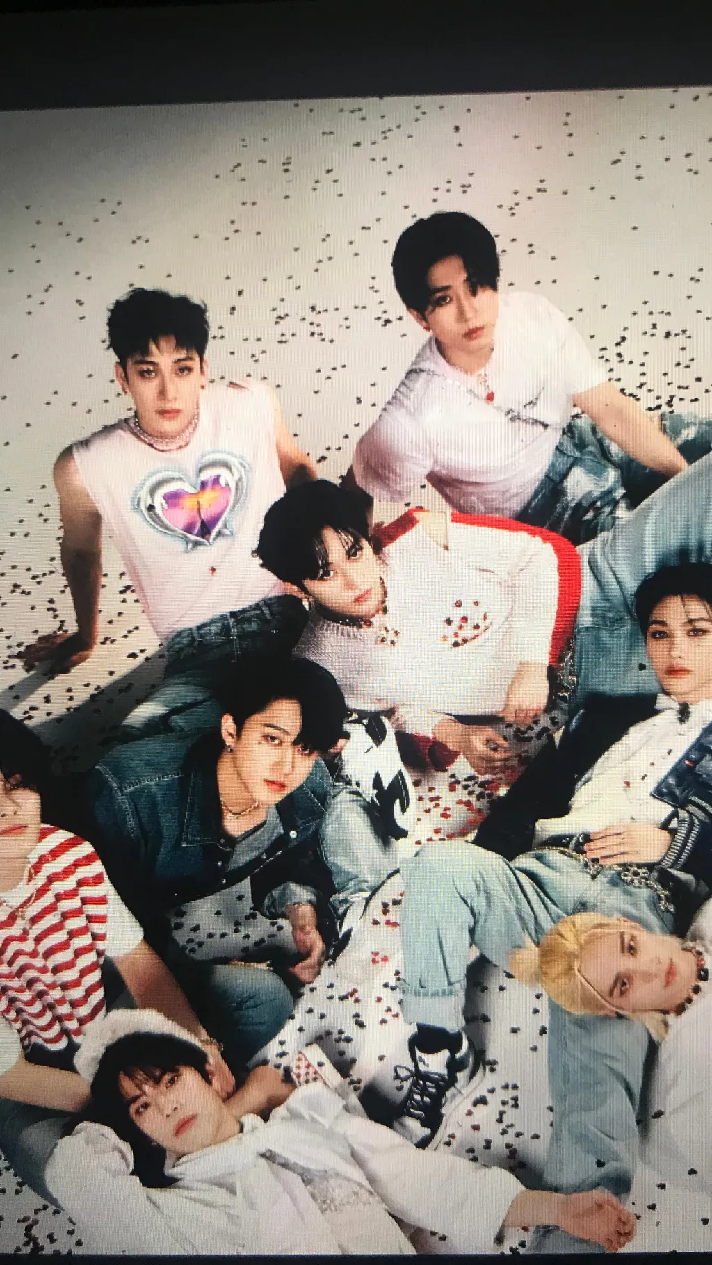 ai character: Stray kids  background