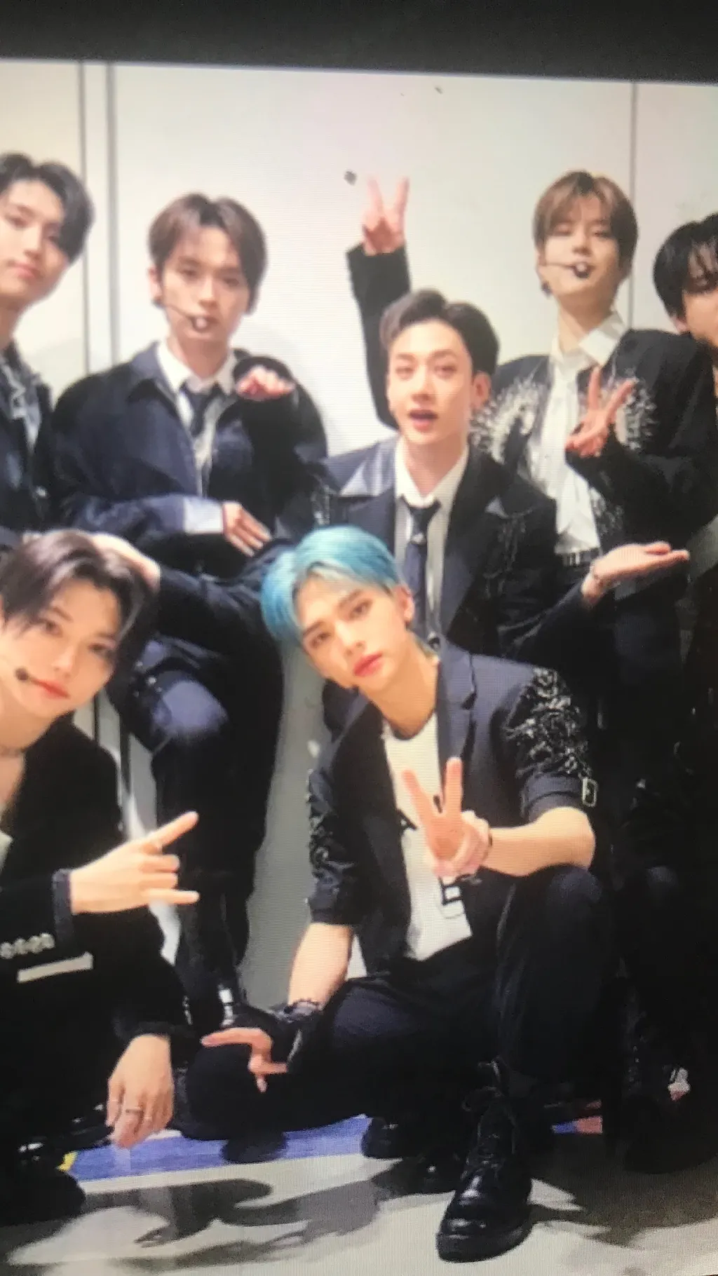 ai character: Stray kids  background