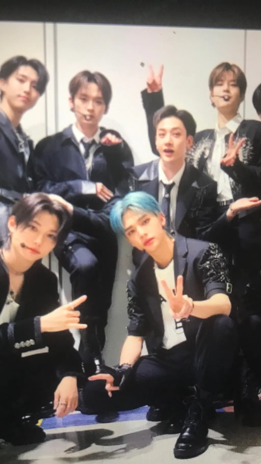 ai character: Stray kids  background