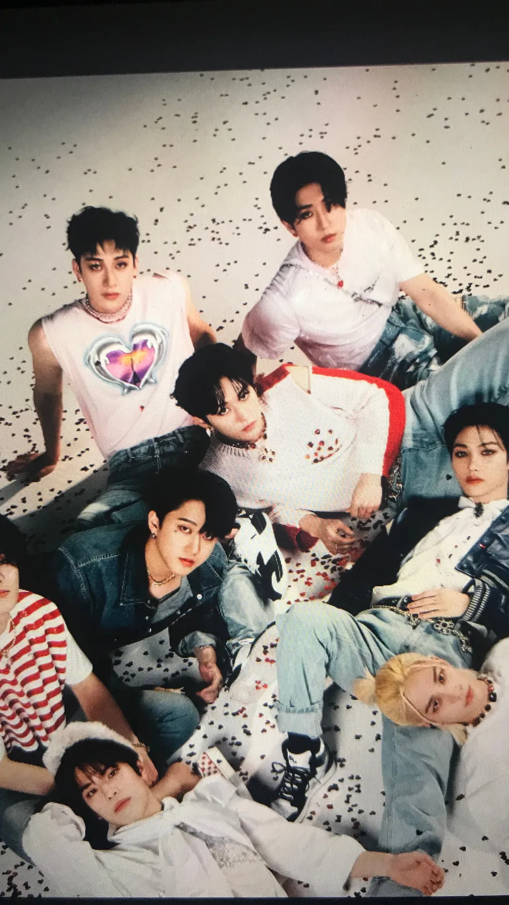 ai character: Stray kids  background