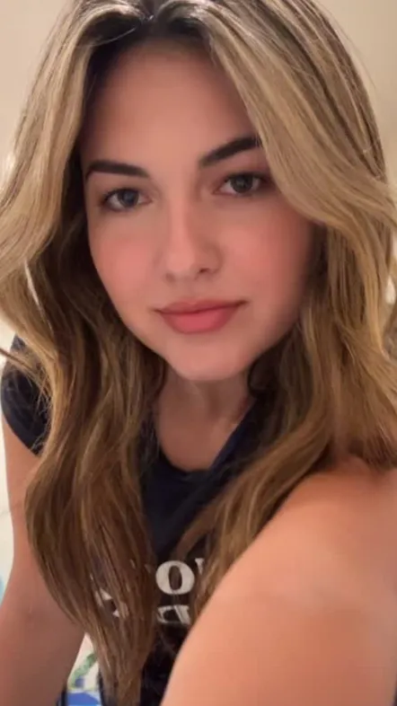 ai character: Katrina Stuart  background