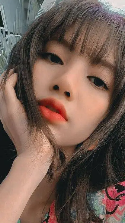 ai character: Lalisa (lisa) background