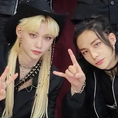 chat with ai character: 🐥🔪HYUNLIX 🔪🐥