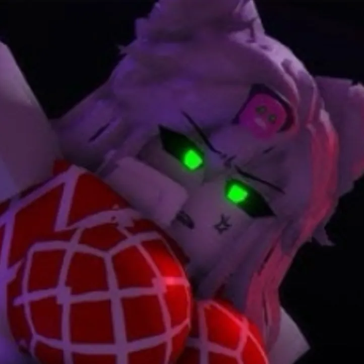 chat with ai character: Queen Crimson