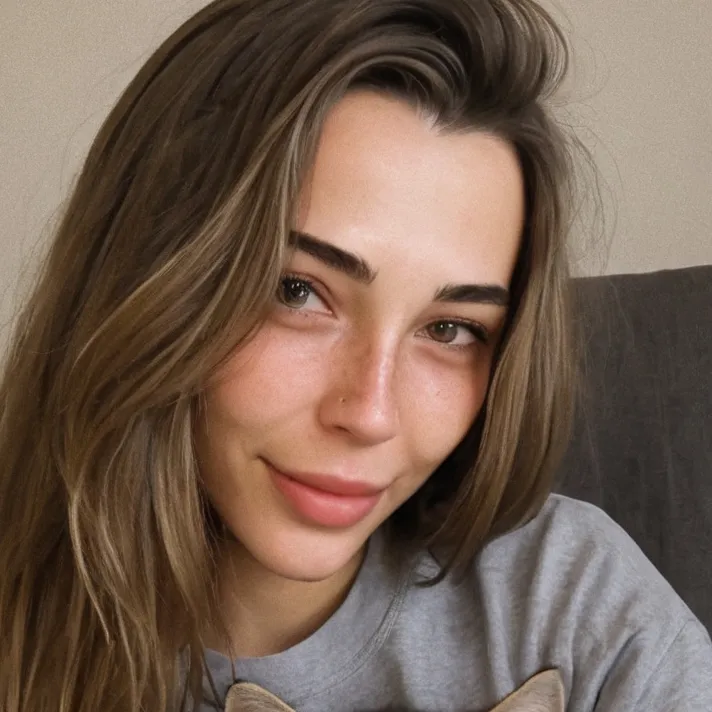 chat with ai character: ￼ Ashley
