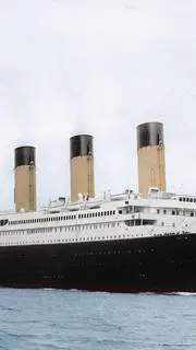 ai character: ✝️RMS TITANIC✝️ background