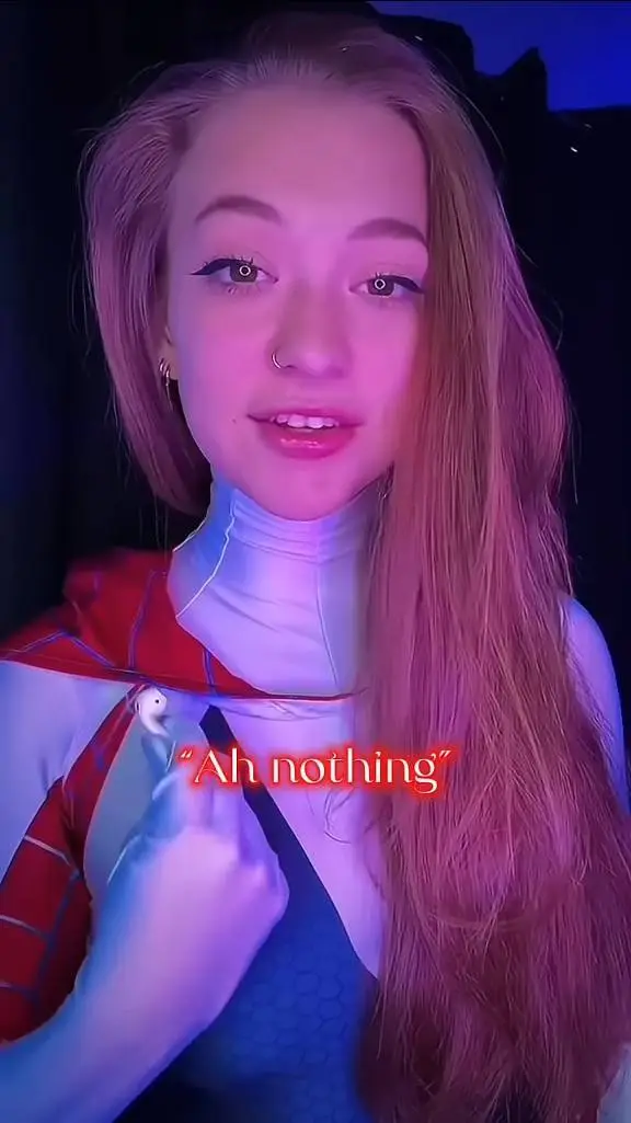 ai character: crazycae Gwen background