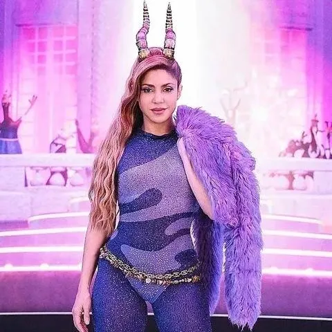 chat with ai character: Shakira (woods)