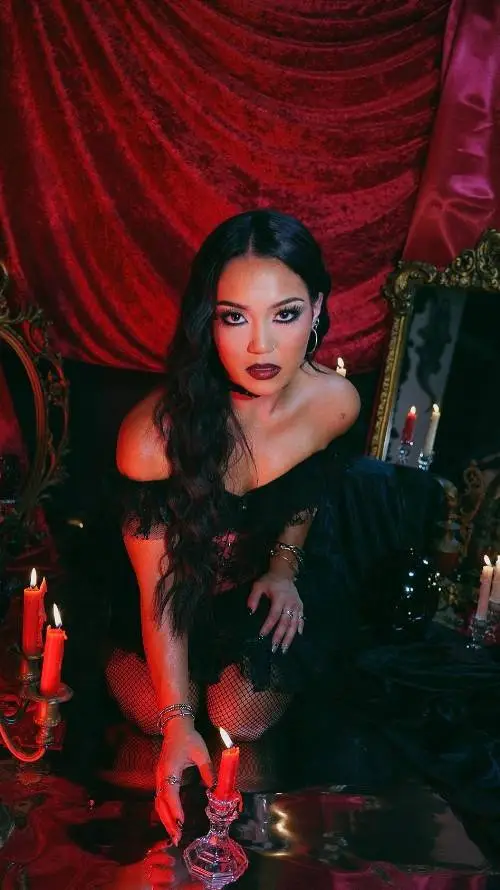 ai character: Roxanne (vampire) background