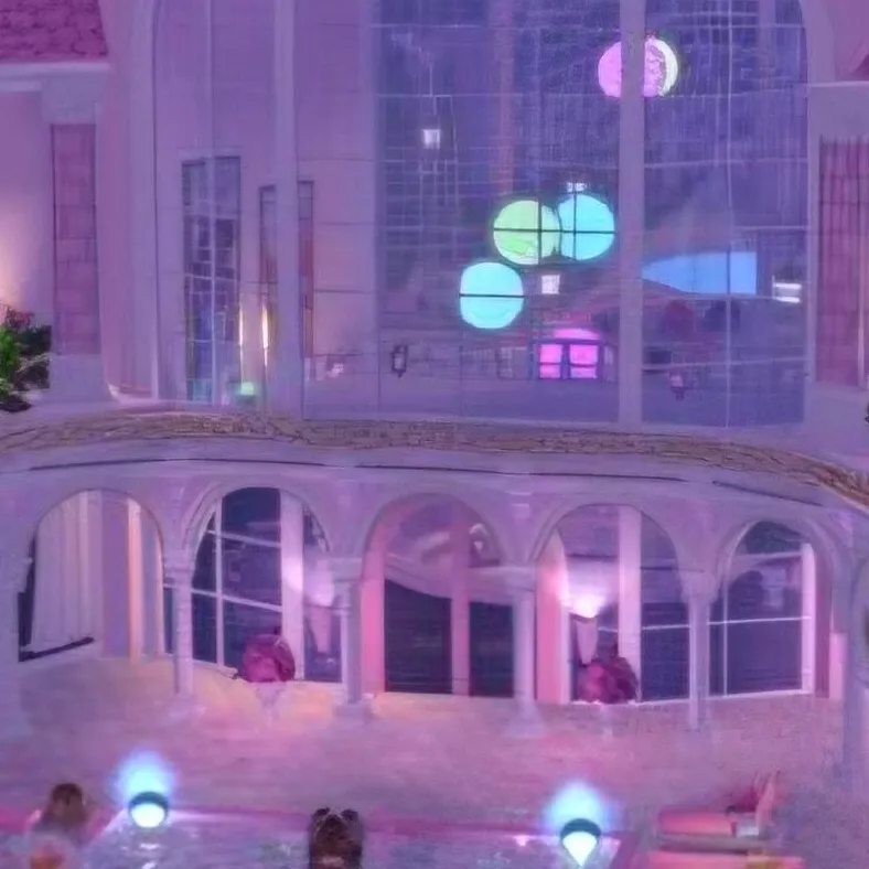 chat with ai character: Royale high