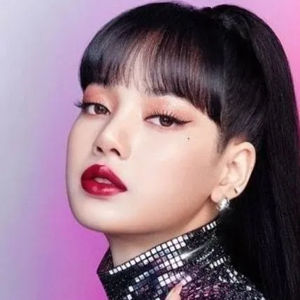 chat with ai character: lisa