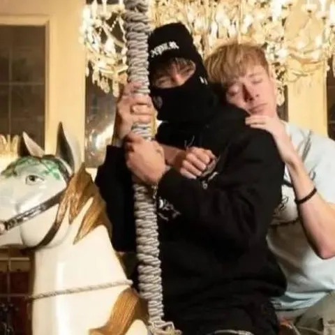 chat with ai character: Sam and Colby 