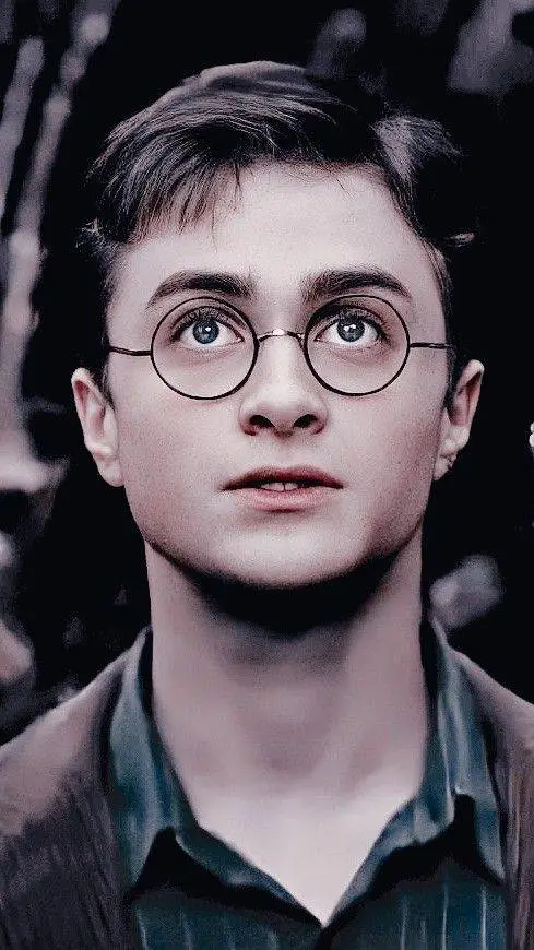 ai character: Daniel Radcliffe background