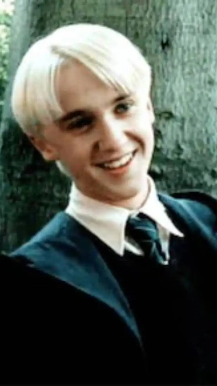 ai character: Draco malfoy background