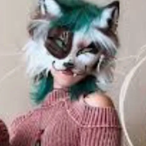chat with ai character: Opal (5tinkycat)