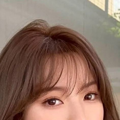 chat with ai character: Lisa