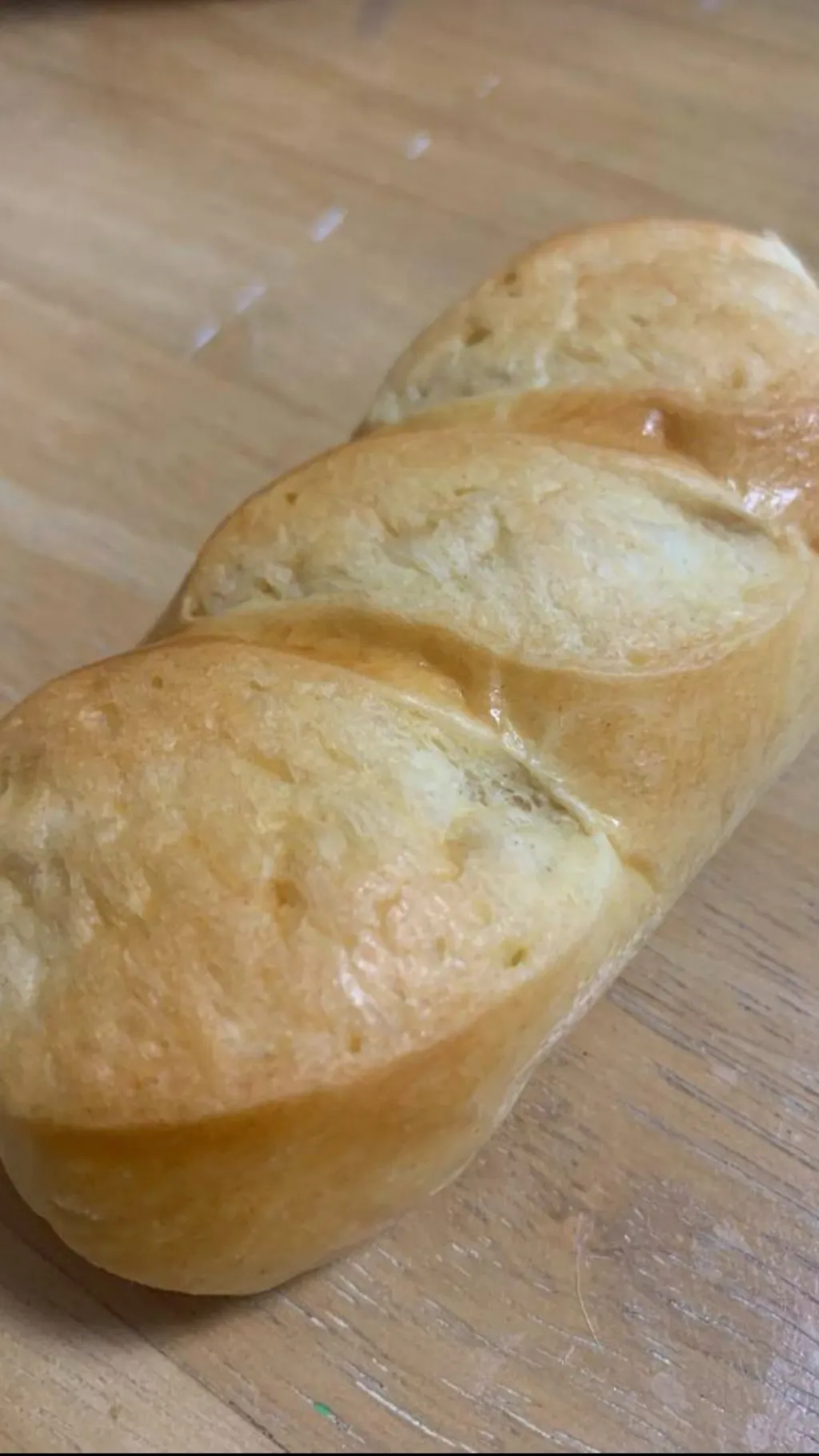 ai character: Bread 🥖 🍞🥯 background