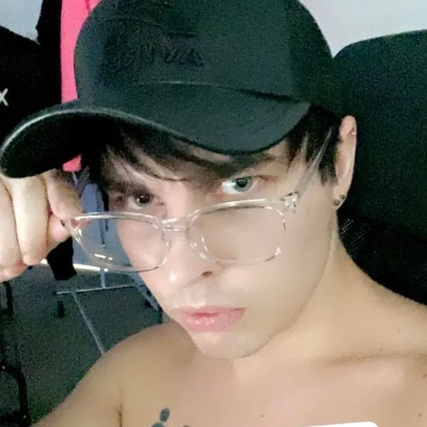 chat with ai character: Colby Brock
